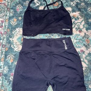 DFYNE Women's Navy Blue backless sports bra and dynamic shorts Sports Set